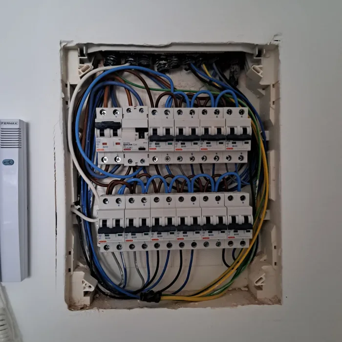 Cuadro eléctrico instalado por Electricidad Lansa